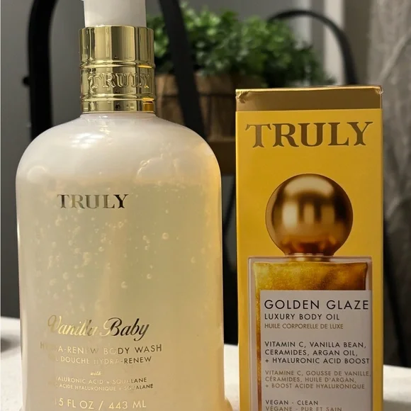 TRULY Vanilla Baby Hydrating Body Wash - Gold, Cream & Truly Oil. - Picture 1 of 4
